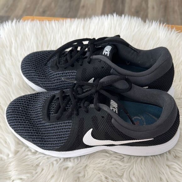 Nike Black and White Womens Mesh Sneakers Size 9 - Picture 2 of 8